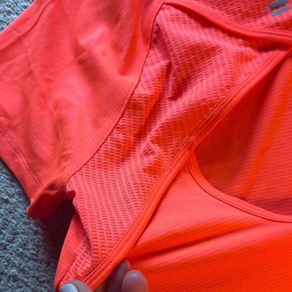 Under Armour Heat Gear Vibrant Coral Performance Tee - Picture 7 of 10